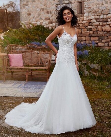 White One Pronovias Dinanga. Bruidsboutique La Romance.